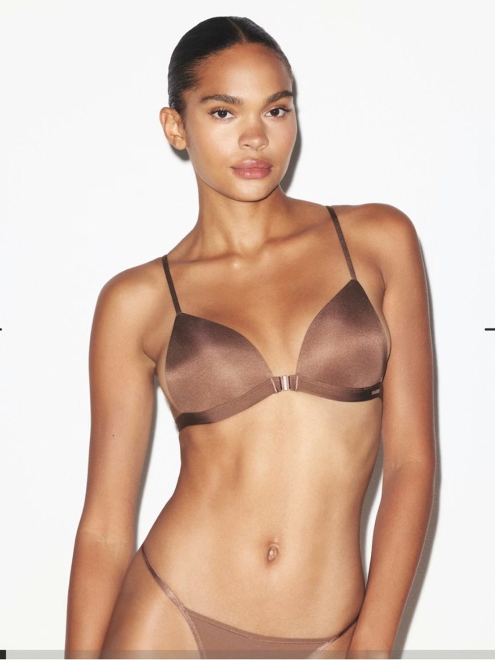 NWT SKIMS WIRELESS FORM TRIANGLE FRONT CLOSE SUPER PUSH-UP BRA
CLAY 38 / C